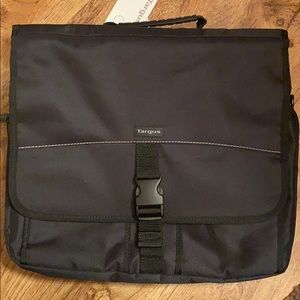 15.6" Messenger Laptop Case (Targus)
